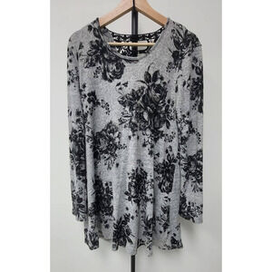 Floral Sweater Tunic  Black & Gray Trixxi clothing Company.  Size Large -